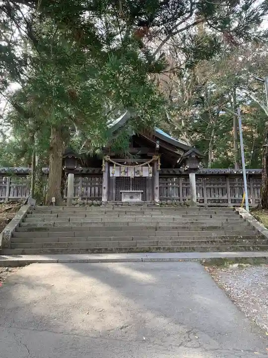 諏訪大社上社前宮の本殿・本堂