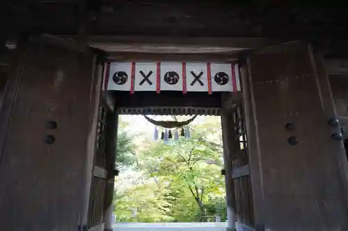 二本松神社の山門