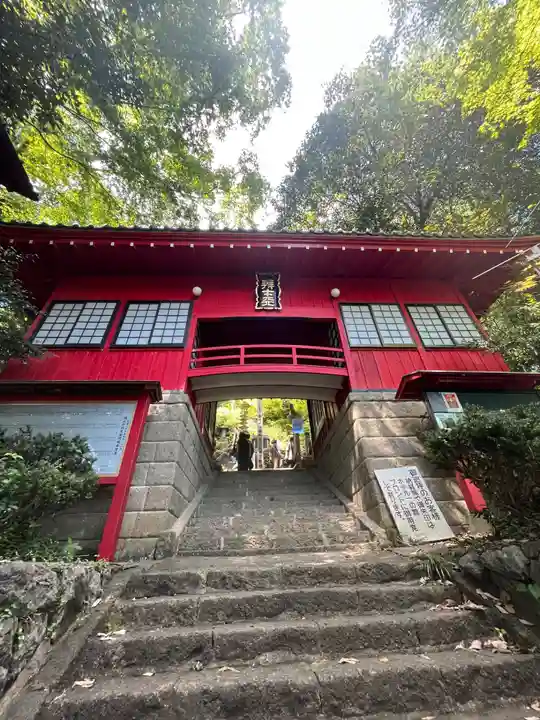磯山弁財天の山門・神門