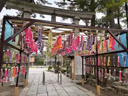 白山神社の{uncategorized: "未分類", other: "その他", undefined: "問題あり", building: "その他建物", grave: "お墓", sacred_gate: "鳥居", guardian: "狛犬", statue: "像", buddha: "仏像", history: "歴史", nature: "自然", garden: "庭園", animal: "動物", pagoda: "塔", temizu: "手水舎", mountain_gate: "山門・神門", sanctuary: "本殿・本堂", subordinate: "末社・摂社", art: "芸術", scenery: "景色", jizo: "地蔵", ema: "絵馬", goshuin: "御朱印", omikuji: "おみくじ", items: "授与品その他", amulet: "お守り", goshuincho: "御朱印帳", eats: "食事", festival: "お祭り", votive_dance: "神楽", shichigosan: "七五三参", wedding: "結婚式", experience: "体験その他", initially: "初詣", around: "周辺", anti_infection: "感染症対策"}