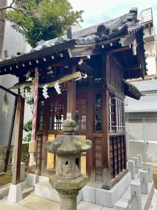 石井神社の{uncategorized: "未分類", other: "その他", undefined: "問題あり", building: "その他建物", grave: "お墓", sacred_gate: "鳥居", guardian: "狛犬", statue: "像", buddha: "仏像", history: "歴史", nature: "自然", garden: "庭園", animal: "動物", pagoda: "塔", temizu: "手水舎", mountain_gate: "山門・神門", sanctuary: "本殿・本堂", subordinate: "末社・摂社", art: "芸術", scenery: "景色", jizo: "地蔵", ema: "絵馬", goshuin: "御朱印", omikuji: "おみくじ", items: "授与品その他", amulet: "お守り", goshuincho: "御朱印帳", eats: "食事", festival: "お祭り", votive_dance: "神楽", shichigosan: "七五三参", wedding: "結婚式", experience: "体験その他", initially: "初詣", around: "周辺", anti_infection: "感染症対策"}