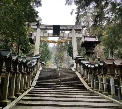 宝山寺の鳥居