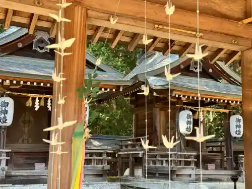 吉野神宮の{uncategorized: "未分類", other: "その他", undefined: "問題あり", building: "その他建物", grave: "お墓", sacred_gate: "鳥居", guardian: "狛犬", statue: "像", buddha: "仏像", history: "歴史", nature: "自然", garden: "庭園", animal: "動物", pagoda: "塔", temizu: "手水舎", mountain_gate: "山門・神門", sanctuary: "本殿・本堂", subordinate: "末社・摂社", art: "芸術", scenery: "景色", jizo: "地蔵", ema: "絵馬", goshuin: "御朱印", omikuji: "おみくじ", items: "授与品その他", amulet: "お守り", goshuincho: "御朱印帳", eats: "食事", festival: "お祭り", votive_dance: "神楽", shichigosan: "七五三参", wedding: "結婚式", experience: "体験その他", initially: "初詣", around: "周辺", anti_infection: "感染症対策"}