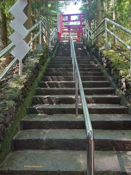 新屋山神社(山梨県)