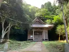 白山神社の本殿