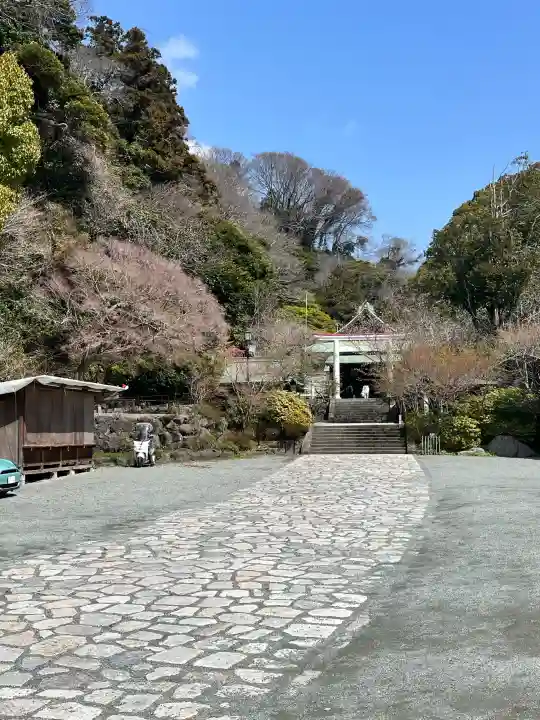 鎌倉宮の{uncategorized: "未分類", other: "その他", undefined: "問題あり", building: "その他建物", grave: "お墓", sacred_gate: "鳥居", guardian: "狛犬", statue: "像", buddha: "仏像", history: "歴史", nature: "自然", garden: "庭園", animal: "動物", pagoda: "塔", temizu: "手水舎", mountain_gate: "山門・神門", sanctuary: "本殿・本堂", subordinate: "末社・摂社", art: "芸術", scenery: "景色", jizo: "地蔵", ema: "絵馬", goshuin: "御朱印", omikuji: "おみくじ", items: "授与品その他", amulet: "お守り", goshuincho: "御朱印帳", eats: "食事", festival: "お祭り", votive_dance: "神楽", shichigosan: "七五三参", wedding: "結婚式", experience: "体験その他", initially: "初詣", around: "周辺", anti_infection: "感染症対策"}