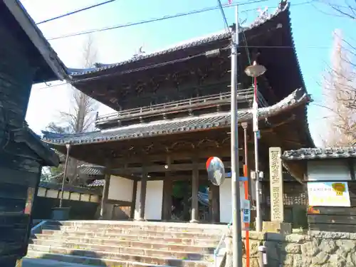 正住院の山門