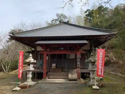 竜動寺の本殿・本堂