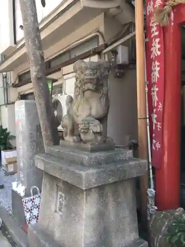 宝珠稲荷神社の狛犬