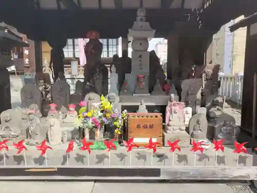 成田山札幌別院新栄寺の仏像