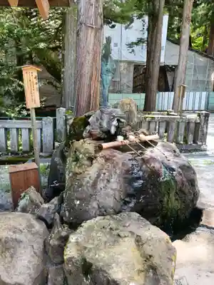 諏訪大社の手水舎