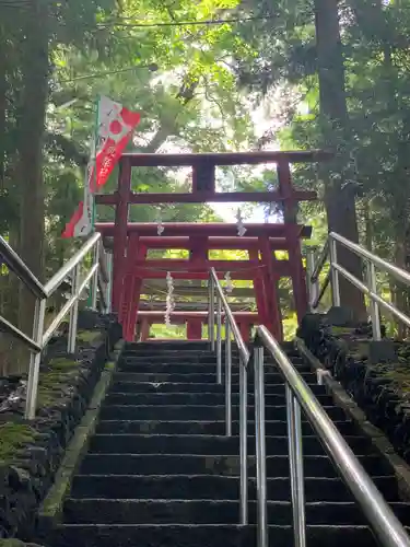 新屋山神社の鳥居