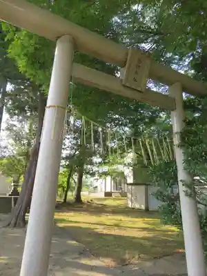 諏訪神社の鳥居