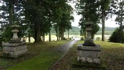 八幡神社の庭園