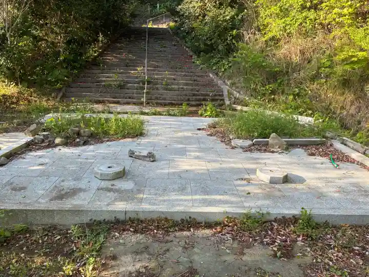 石堂寺の{uncategorized: "未分類", other: "その他", undefined: "問題あり", building: "その他建物", grave: "お墓", sacred_gate: "鳥居", guardian: "狛犬", statue: "像", buddha: "仏像", history: "歴史", nature: "自然", garden: "庭園", animal: "動物", pagoda: "塔", temizu: "手水舎", mountain_gate: "山門・神門", sanctuary: "本殿・本堂", subordinate: "末社・摂社", art: "芸術", scenery: "景色", jizo: "地蔵", ema: "絵馬", goshuin: "御朱印", omikuji: "おみくじ", items: "授与品その他", amulet: "お守り", goshuincho: "御朱印帳", eats: "食事", festival: "お祭り", votive_dance: "神楽", shichigosan: "七五三参", wedding: "結婚式", experience: "体験その他", initially: "初詣", around: "周辺", anti_infection: "感染症対策"}
