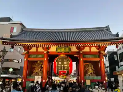 浅草寺の山門・神門