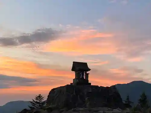 禰固岳神社の本殿・本堂
