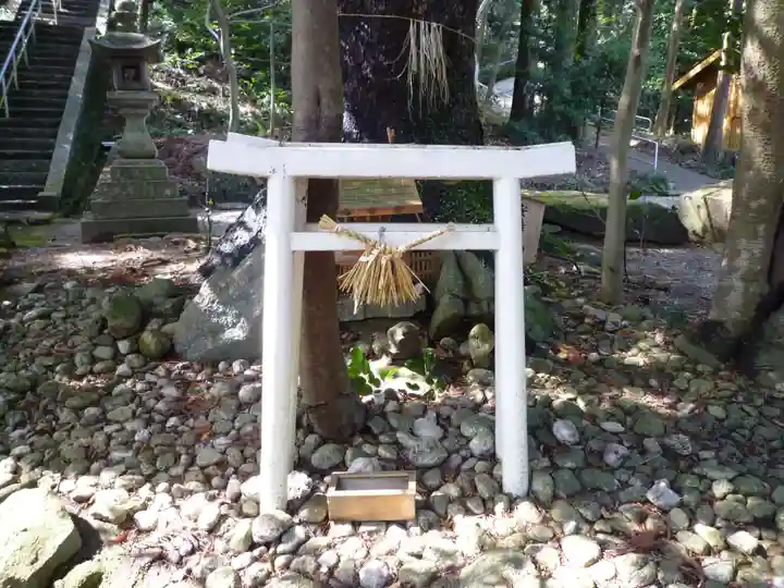 飯野高宮神山神社の末社・摂社