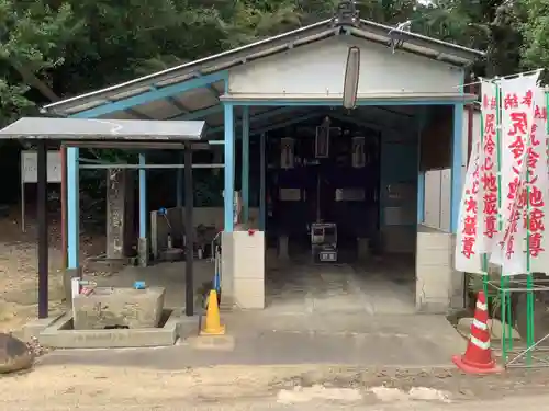 尻冷し地蔵の本殿・本堂