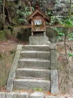 敢國神社の末社・摂社