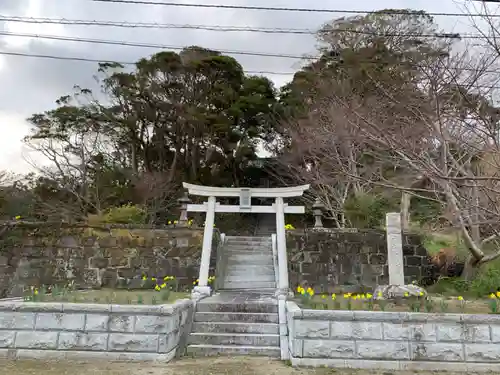 諏訪神社の鳥居