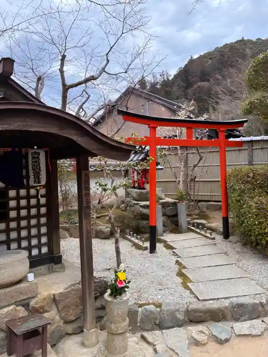 法起院の末社・摂社