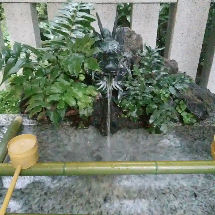 福徳神社(芽吹稲荷)の手水舎