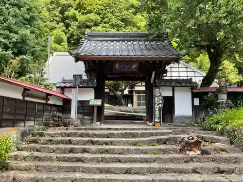 普光寺の山門