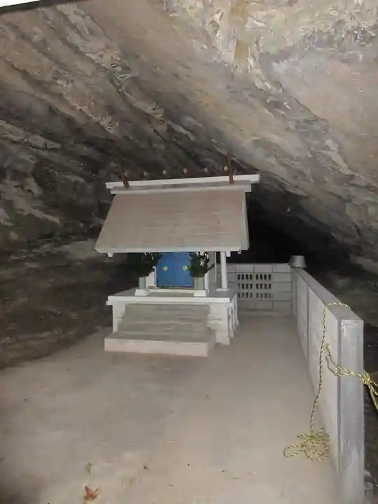 船越鉈切神社の本殿・本堂