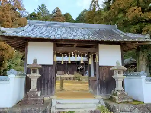 衣笠神社の山門