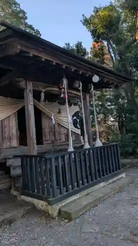三日月神社の{uncategorized: "未分類", other: "その他", undefined: "問題あり", building: "その他建物", grave: "お墓", sacred_gate: "鳥居", guardian: "狛犬", statue: "像", buddha: "仏像", history: "歴史", nature: "自然", garden: "庭園", animal: "動物", pagoda: "塔", temizu: "手水舎", mountain_gate: "山門・神門", sanctuary: "本殿・本堂", subordinate: "末社・摂社", art: "芸術", scenery: "景色", jizo: "地蔵", ema: "絵馬", goshuin: "御朱印", omikuji: "おみくじ", items: "授与品その他", amulet: "お守り", goshuincho: "御朱印帳", eats: "食事", festival: "お祭り", votive_dance: "神楽", shichigosan: "七五三参", wedding: "結婚式", experience: "体験その他", initially: "初詣", around: "周辺", anti_infection: "感染症対策"}