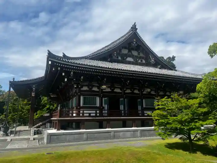 智積院の{uncategorized: "未分類", other: "その他", undefined: "問題あり", building: "その他建物", grave: "お墓", sacred_gate: "鳥居", guardian: "狛犬", statue: "像", buddha: "仏像", history: "歴史", nature: "自然", garden: "庭園", animal: "動物", pagoda: "塔", temizu: "手水舎", mountain_gate: "山門・神門", sanctuary: "本殿・本堂", subordinate: "末社・摂社", art: "芸術", scenery: "景色", jizo: "地蔵", ema: "絵馬", goshuin: "御朱印", omikuji: "おみくじ", items: "授与品その他", amulet: "お守り", goshuincho: "御朱印帳", eats: "食事", festival: "お祭り", votive_dance: "神楽", shichigosan: "七五三参", wedding: "結婚式", experience: "体験その他", initially: "初詣", around: "周辺", anti_infection: "感染症対策"}