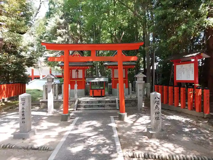 熊野速玉大社の{uncategorized: "未分類", other: "その他", undefined: "問題あり", building: "その他建物", grave: "お墓", sacred_gate: "鳥居", guardian: "狛犬", statue: "像", buddha: "仏像", history: "歴史", nature: "自然", garden: "庭園", animal: "動物", pagoda: "塔", temizu: "手水舎", mountain_gate: "山門・神門", sanctuary: "本殿・本堂", subordinate: "末社・摂社", art: "芸術", scenery: "景色", jizo: "地蔵", ema: "絵馬", goshuin: "御朱印", omikuji: "おみくじ", items: "授与品その他", amulet: "お守り", goshuincho: "御朱印帳", eats: "食事", festival: "お祭り", votive_dance: "神楽", shichigosan: "七五三参", wedding: "結婚式", experience: "体験その他", initially: "初詣", around: "周辺", anti_infection: "感染症対策"}