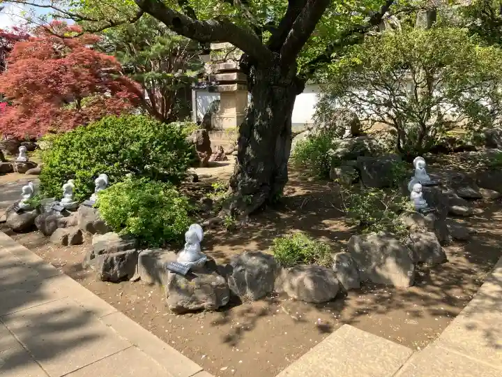 無量寺の{uncategorized: "未分類", other: "その他", undefined: "問題あり", building: "その他建物", grave: "お墓", sacred_gate: "鳥居", guardian: "狛犬", statue: "像", buddha: "仏像", history: "歴史", nature: "自然", garden: "庭園", animal: "動物", pagoda: "塔", temizu: "手水舎", mountain_gate: "山門・神門", sanctuary: "本殿・本堂", subordinate: "末社・摂社", art: "芸術", scenery: "景色", jizo: "地蔵", ema: "絵馬", goshuin: "御朱印", omikuji: "おみくじ", items: "授与品その他", amulet: "お守り", goshuincho: "御朱印帳", eats: "食事", festival: "お祭り", votive_dance: "神楽", shichigosan: "七五三参", wedding: "結婚式", experience: "体験その他", initially: "初詣", around: "周辺", anti_infection: "感染症対策"}