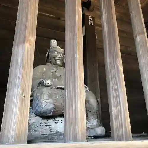 溝口竃門神社の像