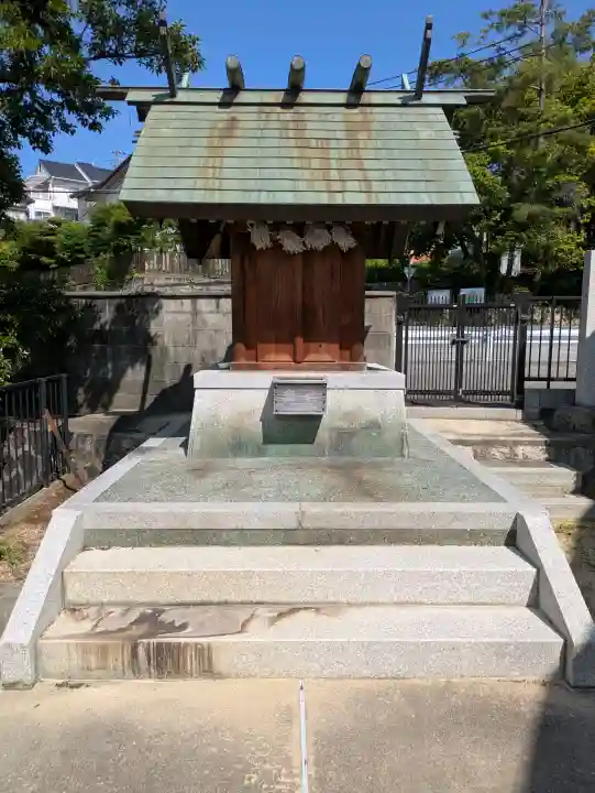 武甕槌神社(廣田神社境外末社)の{uncategorized: "未分類", other: "その他", undefined: "問題あり", building: "その他建物", grave: "お墓", sacred_gate: "鳥居", guardian: "狛犬", statue: "像", buddha: "仏像", history: "歴史", nature: "自然", garden: "庭園", animal: "動物", pagoda: "塔", temizu: "手水舎", mountain_gate: "山門・神門", sanctuary: "本殿・本堂", subordinate: "末社・摂社", art: "芸術", scenery: "景色", jizo: "地蔵", ema: "絵馬", goshuin: "御朱印", omikuji: "おみくじ", items: "授与品その他", amulet: "お守り", goshuincho: "御朱印帳", eats: "食事", festival: "お祭り", votive_dance: "神楽", shichigosan: "七五三参", wedding: "結婚式", experience: "体験その他", initially: "初詣", around: "周辺", anti_infection: "感染症対策"}