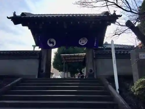 泉岳寺の山門