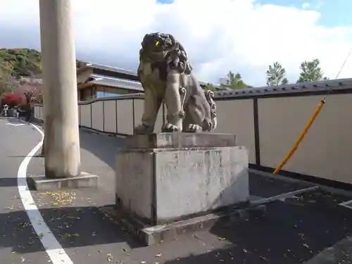 京都霊山護國神社の狛犬