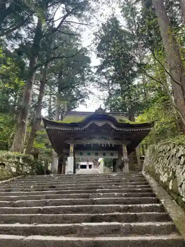 大神山神社奥宮の{uncategorized: "未分類", other: "その他", undefined: "問題あり", building: "その他建物", grave: "お墓", sacred_gate: "鳥居", guardian: "狛犬", statue: "像", buddha: "仏像", history: "歴史", nature: "自然", garden: "庭園", animal: "動物", pagoda: "塔", temizu: "手水舎", mountain_gate: "山門・神門", sanctuary: "本殿・本堂", subordinate: "末社・摂社", art: "芸術", scenery: "景色", jizo: "地蔵", ema: "絵馬", goshuin: "御朱印", omikuji: "おみくじ", items: "授与品その他", amulet: "お守り", goshuincho: "御朱印帳", eats: "食事", festival: "お祭り", votive_dance: "神楽", shichigosan: "七五三参", wedding: "結婚式", experience: "体験その他", initially: "初詣", around: "周辺", anti_infection: "感染症対策"}
