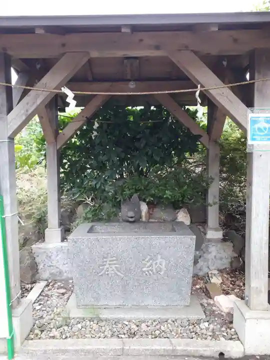 旅立稲荷神社の手水舎