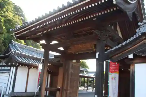 甲山寺の山門