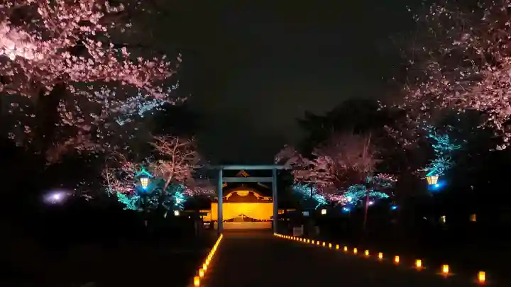 靖國神社の{uncategorized: "未分類", other: "その他", undefined: "問題あり", building: "その他建物", grave: "お墓", sacred_gate: "鳥居", guardian: "狛犬", statue: "像", buddha: "仏像", history: "歴史", nature: "自然", garden: "庭園", animal: "動物", pagoda: "塔", temizu: "手水舎", mountain_gate: "山門・神門", sanctuary: "本殿・本堂", subordinate: "末社・摂社", art: "芸術", scenery: "景色", jizo: "地蔵", ema: "絵馬", goshuin: "御朱印", omikuji: "おみくじ", items: "授与品その他", amulet: "お守り", goshuincho: "御朱印帳", eats: "食事", festival: "お祭り", votive_dance: "神楽", shichigosan: "七五三参", wedding: "結婚式", experience: "体験その他", initially: "初詣", around: "周辺", anti_infection: "感染症対策"}