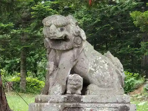 仁頃神社の狛犬