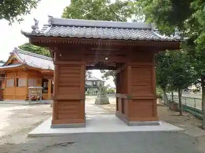 田脇日吉神社の山門