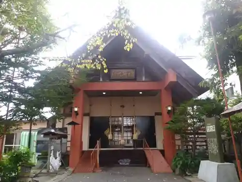 共栄稲荷神社の本殿