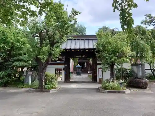 西光寺の山門