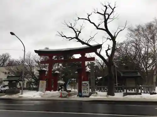 彌彦神社　(伊夜日子神社)の鳥居