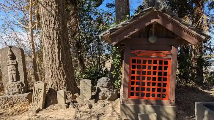 伊奈利神社の仏像