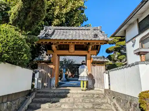 光蓮寺の山門