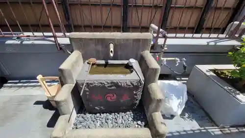 朝日稲荷神社の手水舎